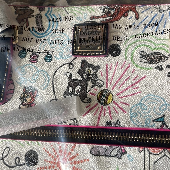 Amazing Dooney and Bourke Tote - Picture 2 of 9